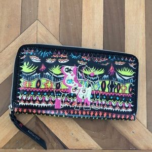 Large sakroots zipper wallet